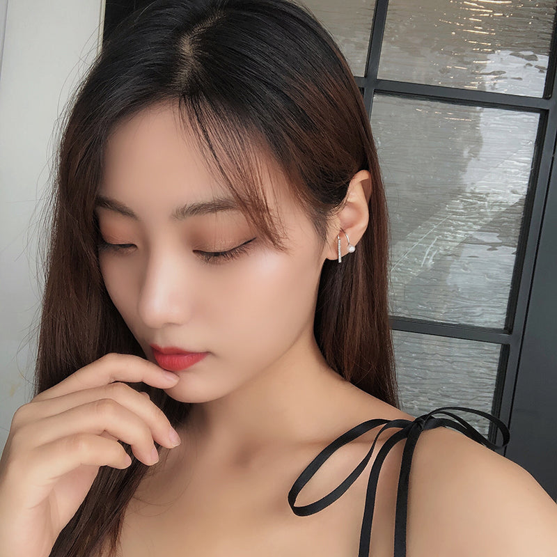 Eden Pearl Bar Ear Studs