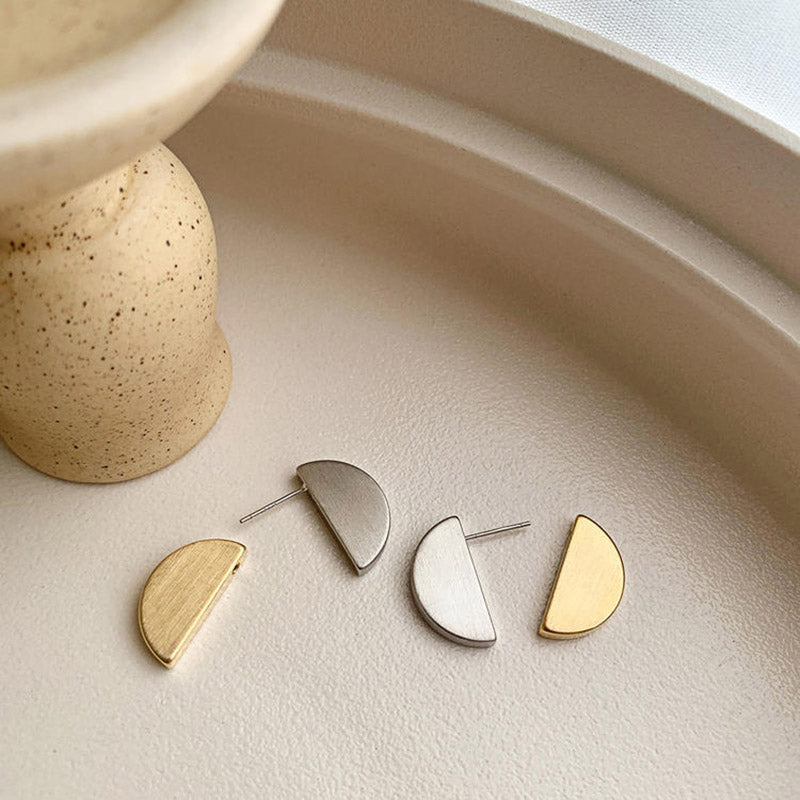 Luna Half-moon Contrast Earrings